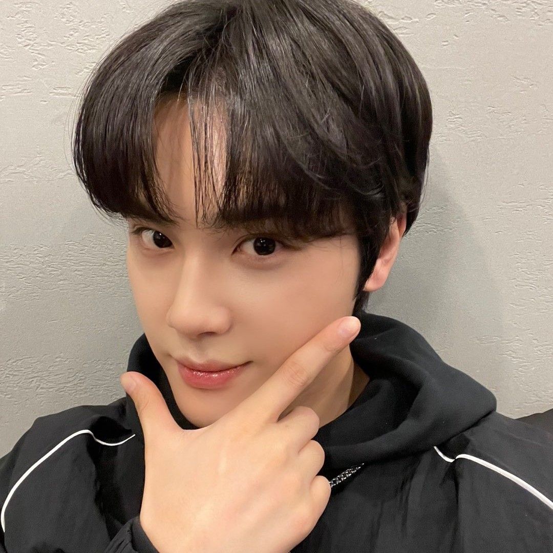 Latest photo of Ju Haknyeon (THE BOYZ)