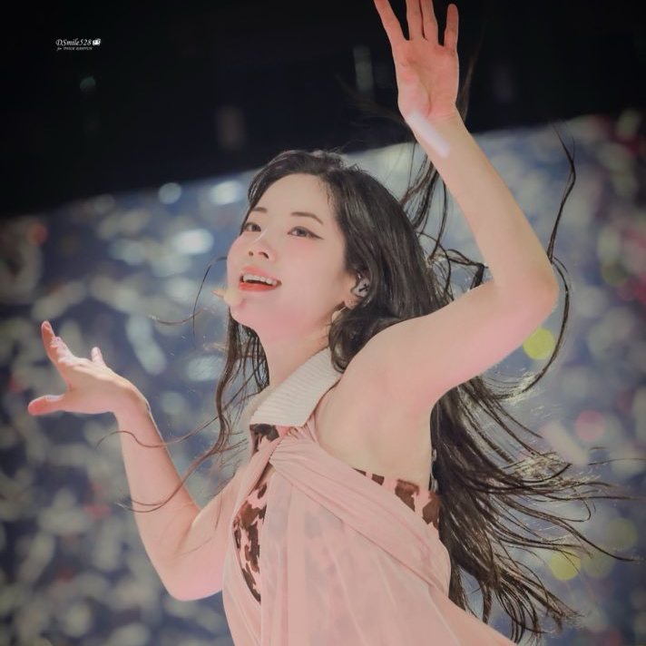 ダヒョン (TWICE)の舞台裏ショット