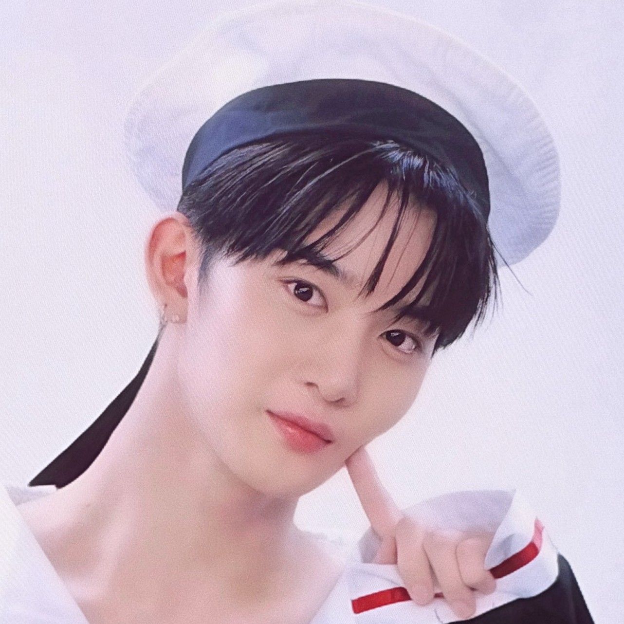 Foto terbaru Bae Jinyoung