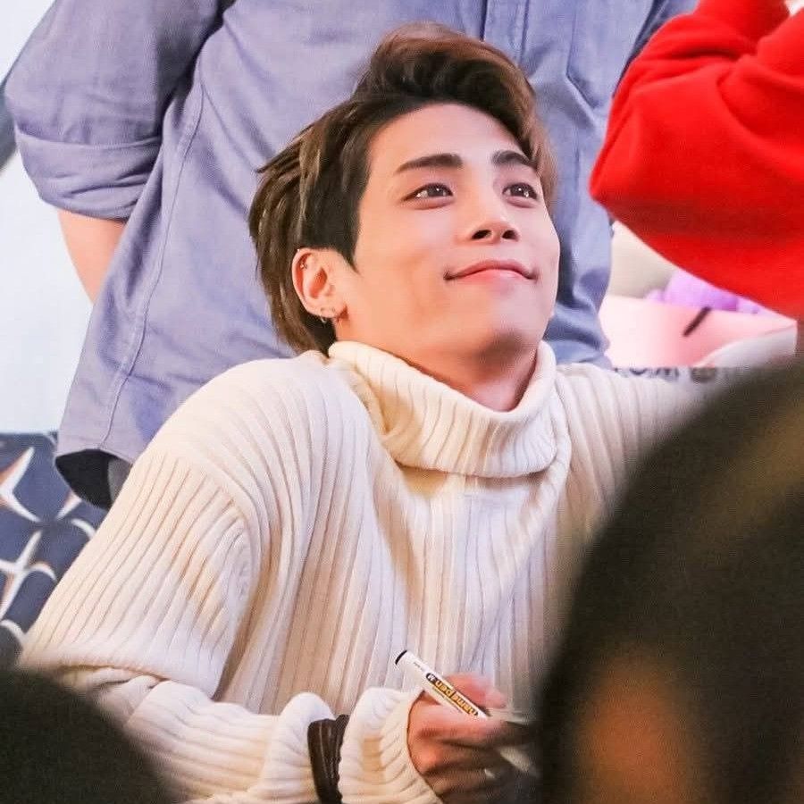 Behind-the-scenes cut of Jonghyun (SHINee)