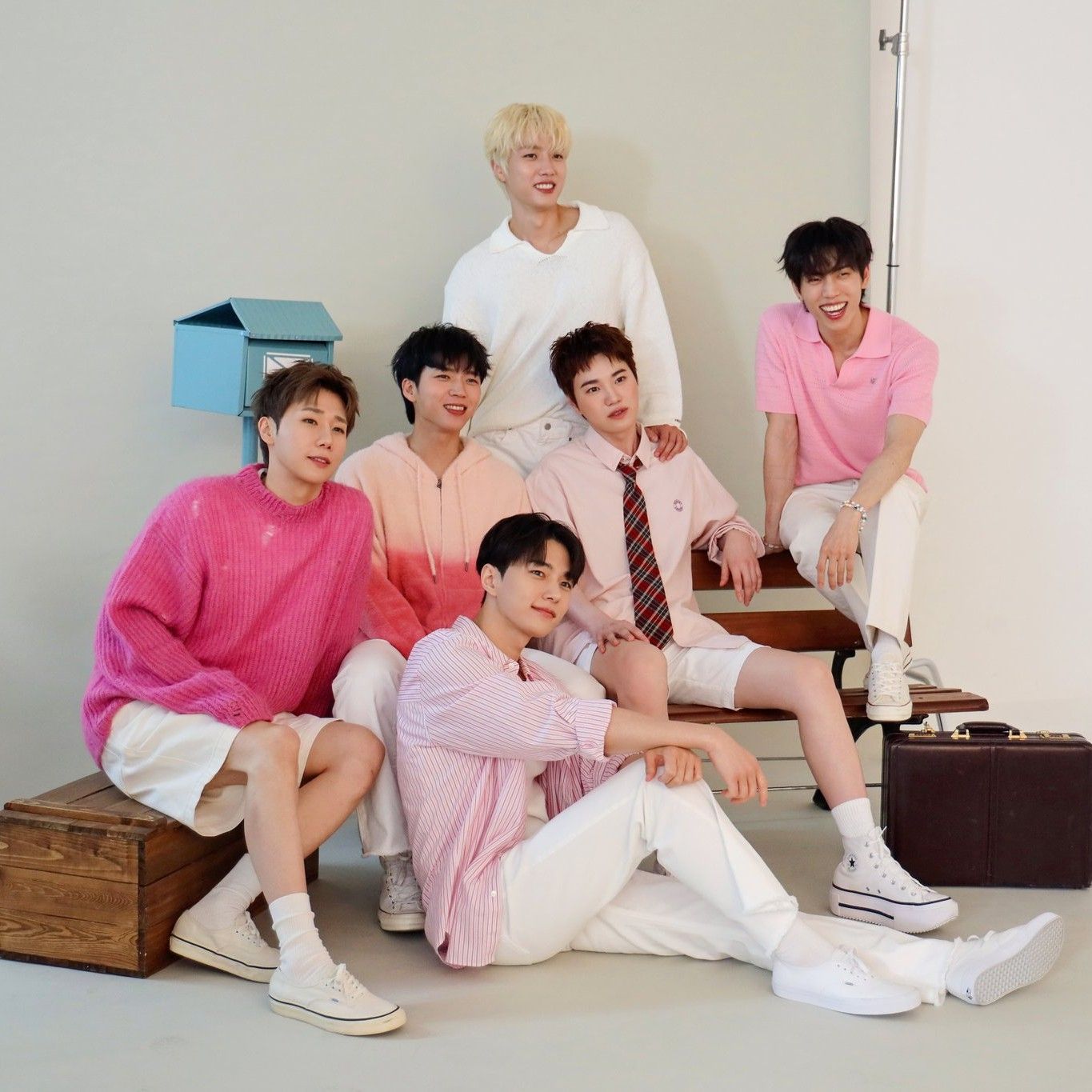 Behind-the-scenes cut of INFINITE