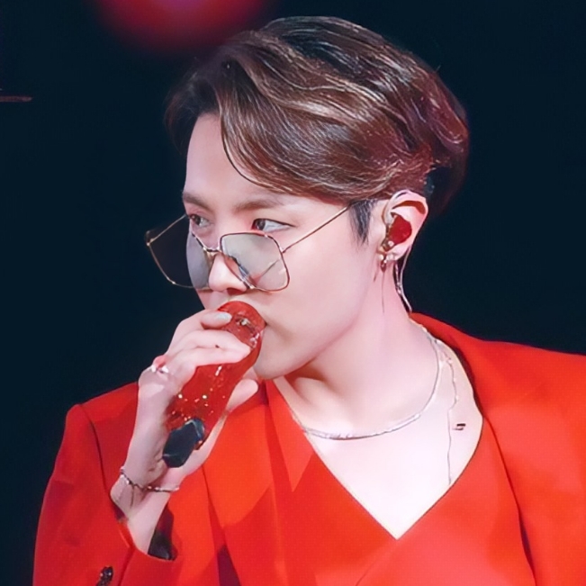 J-hope (防弹少年团)的幕后花絮