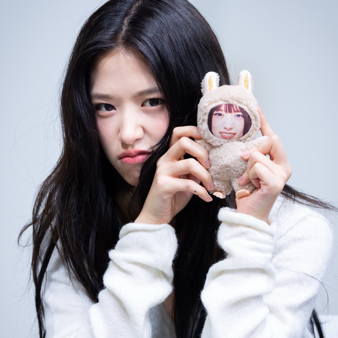 A moment captured by An Yujin (IVE)'s fan