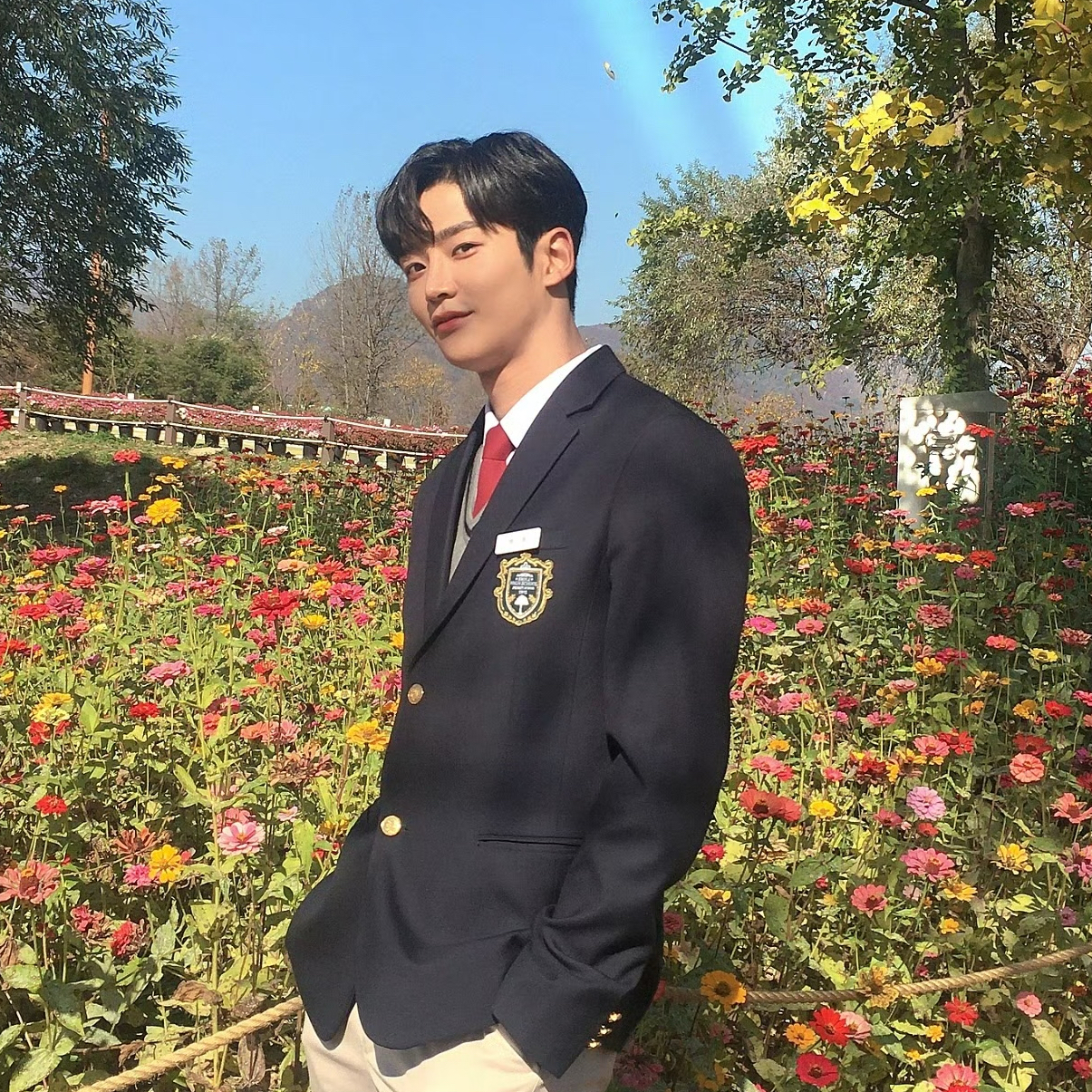 로운의 비하인드 컷