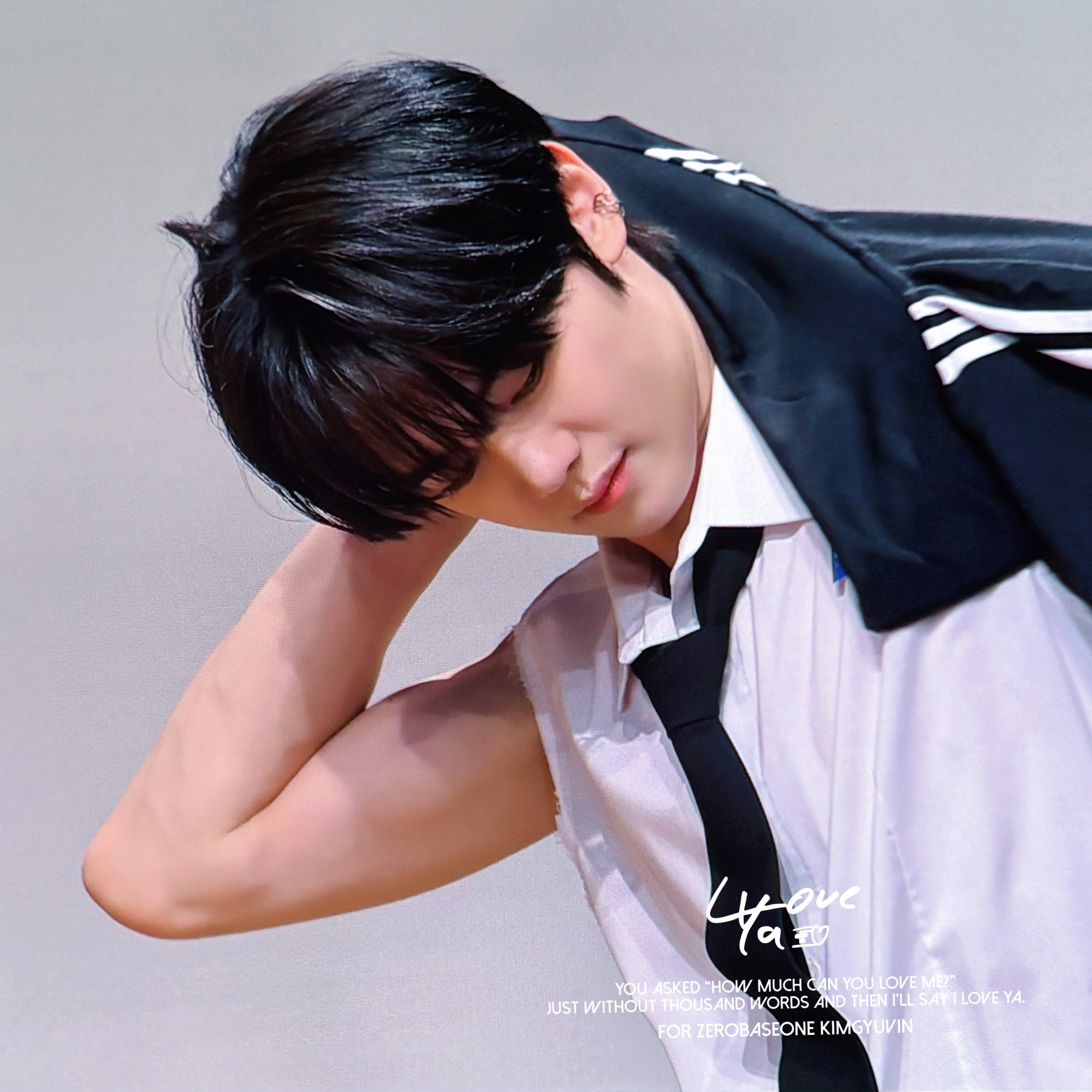 A moment captured by Kim Gyuvin (ZEROBASEONE)'s fan
