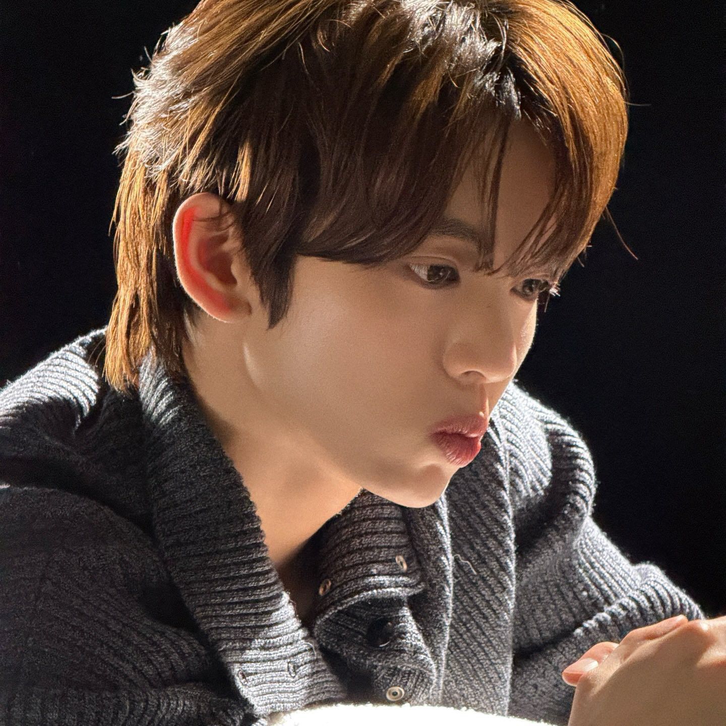 Behind-the-scenes cut of Han Yujin (ZEROBASEONE)