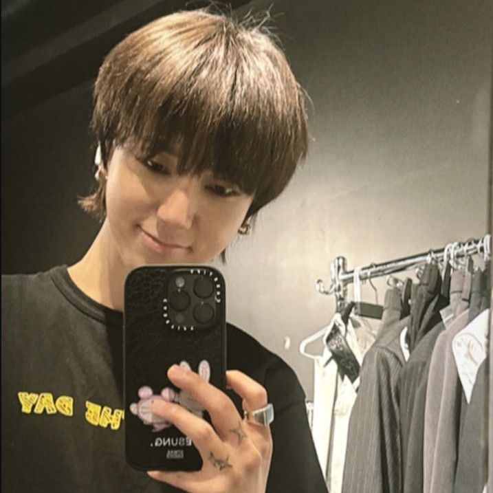 Behind-the-scenes cut of Yesung (Super Junior)