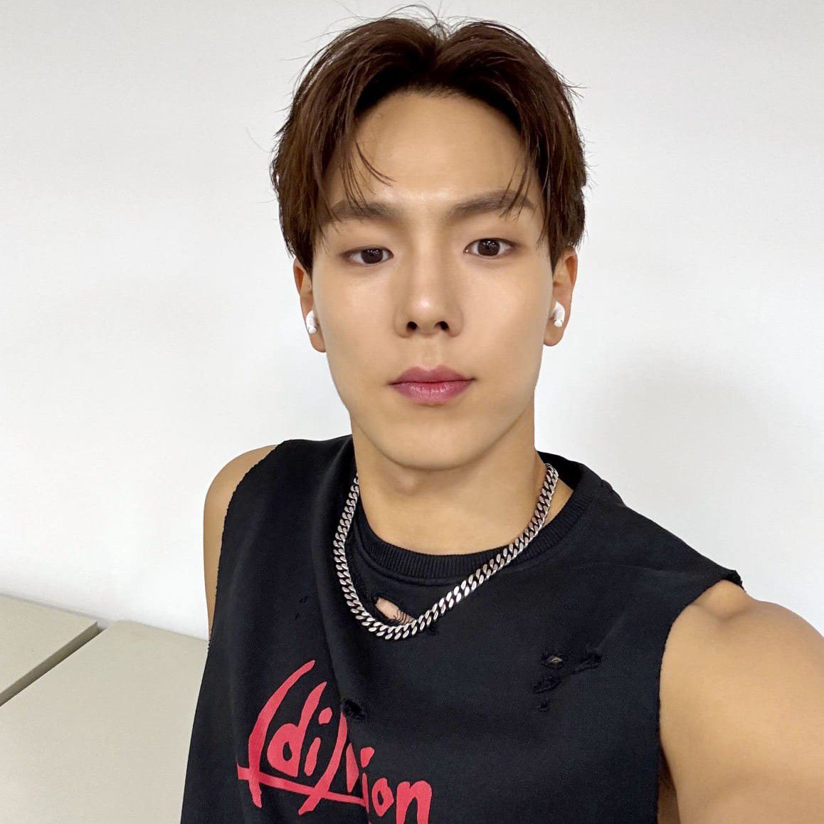 Behind-the-scenes cut of Shownu (MONSTA X)