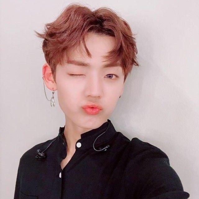 Behind-the-scenes cut of Chan (A.C.E)