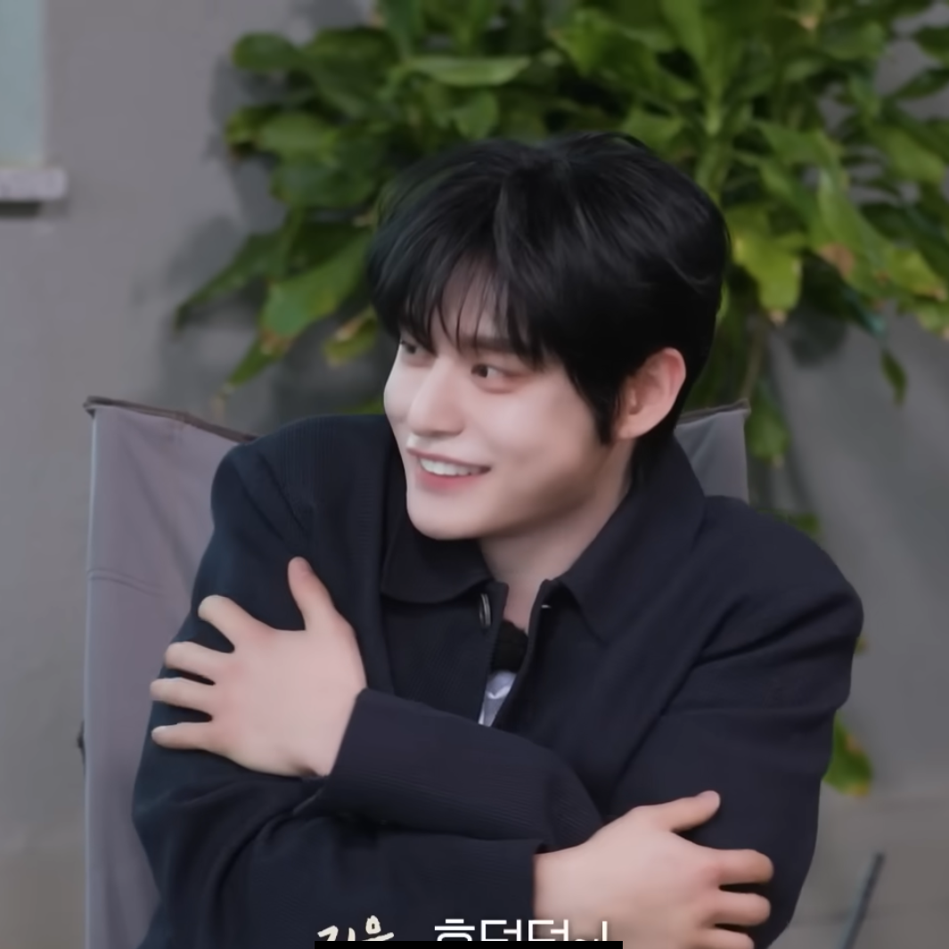 Recent activity shot of Kim Jiwoong (ZEROBASEONE)