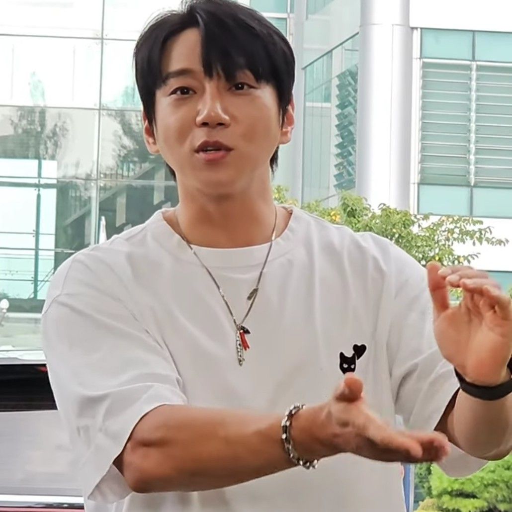 Behind-the-scenes cut of Hwang Chiyeol