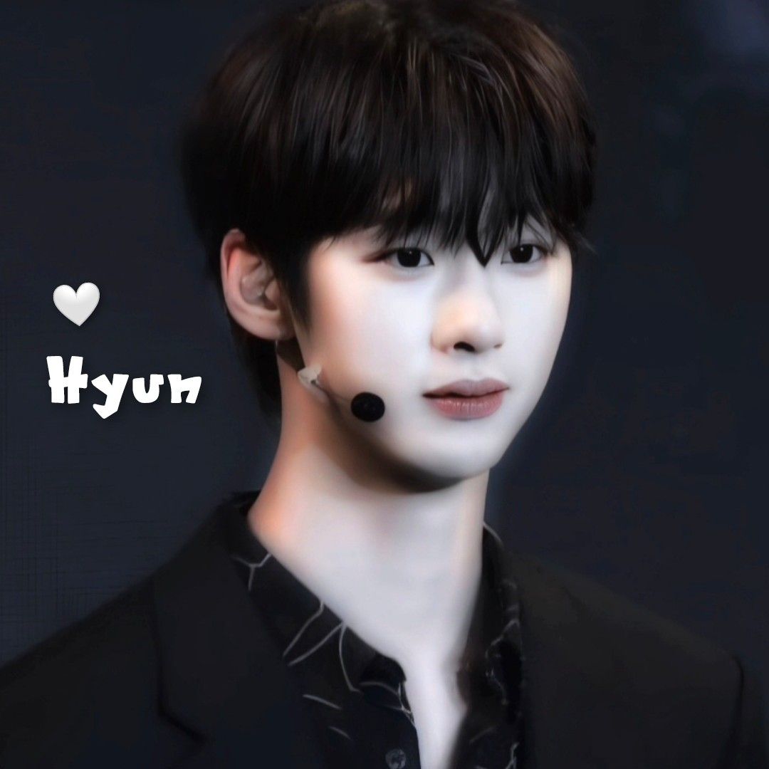 Behind-the-scenes cut of Hyun