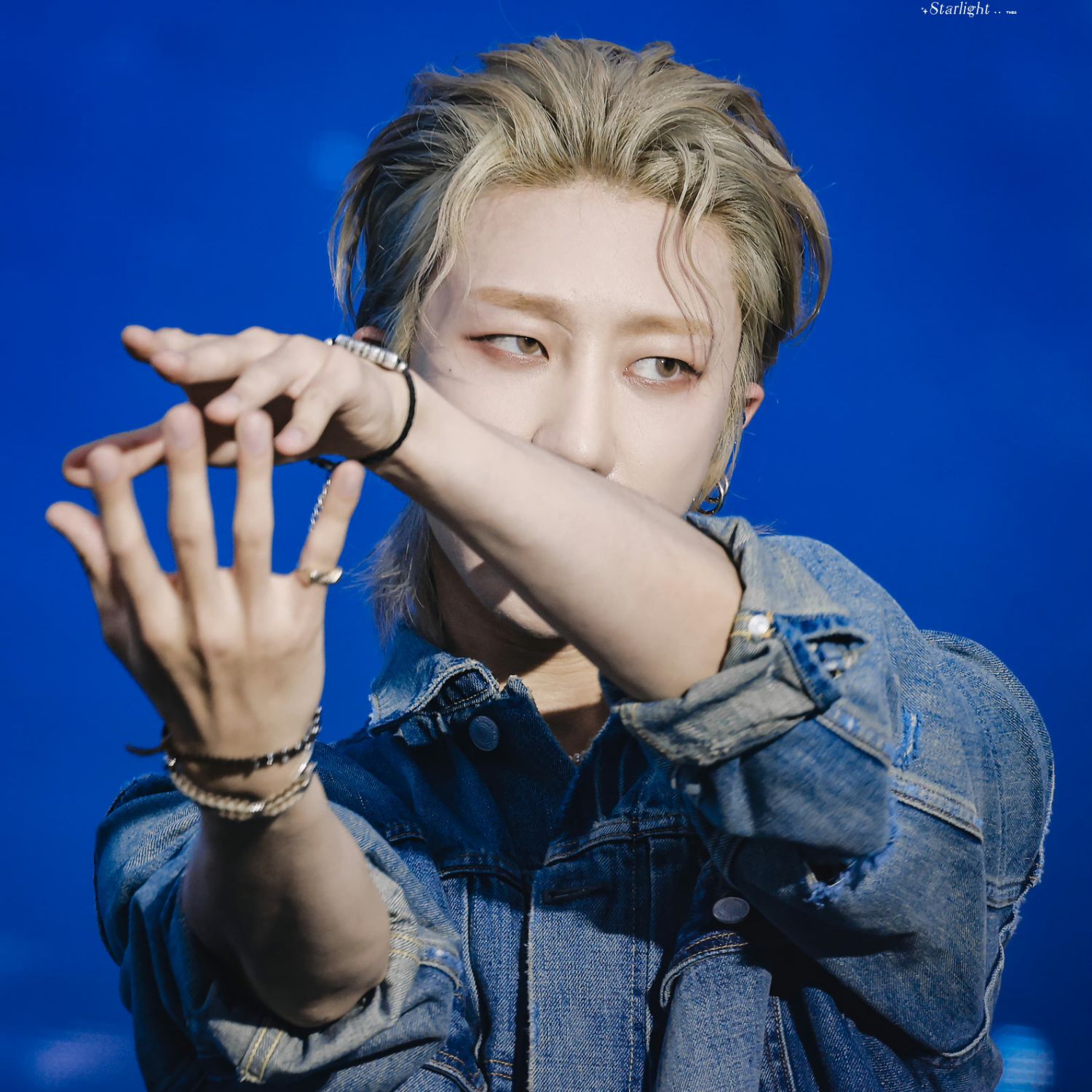 Behind-the-scenes cut of The 8 (SEVENTEEN)