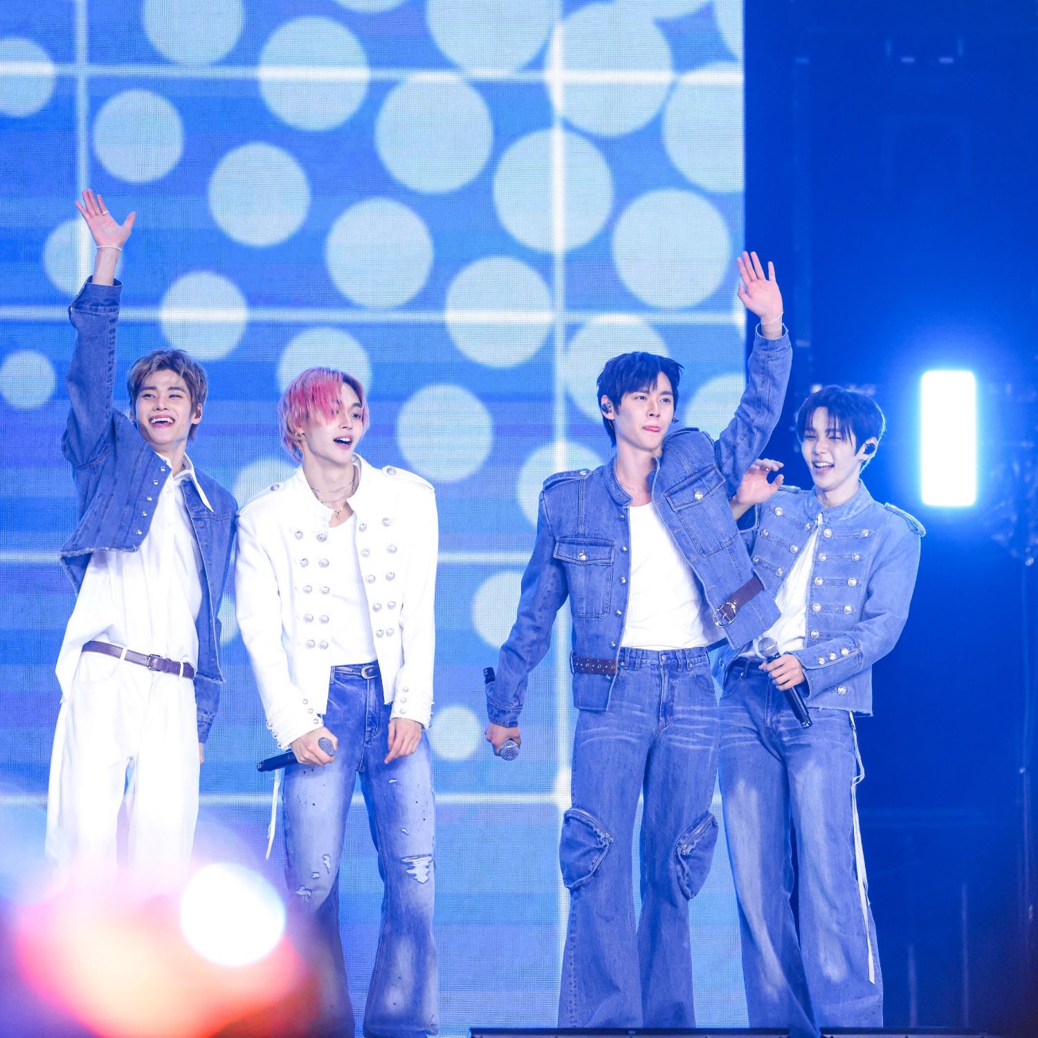 A moment captured by RIIZE's fan