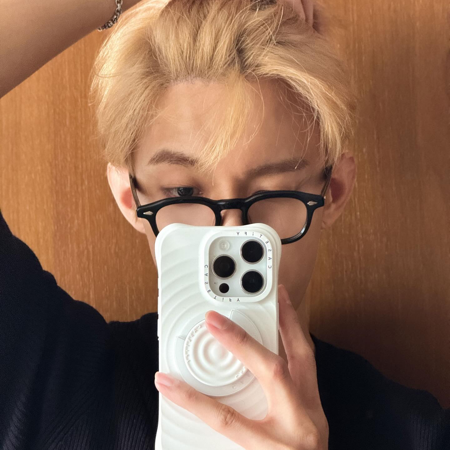 Behind-the-scenes cut of DK (SEVENTEEN)