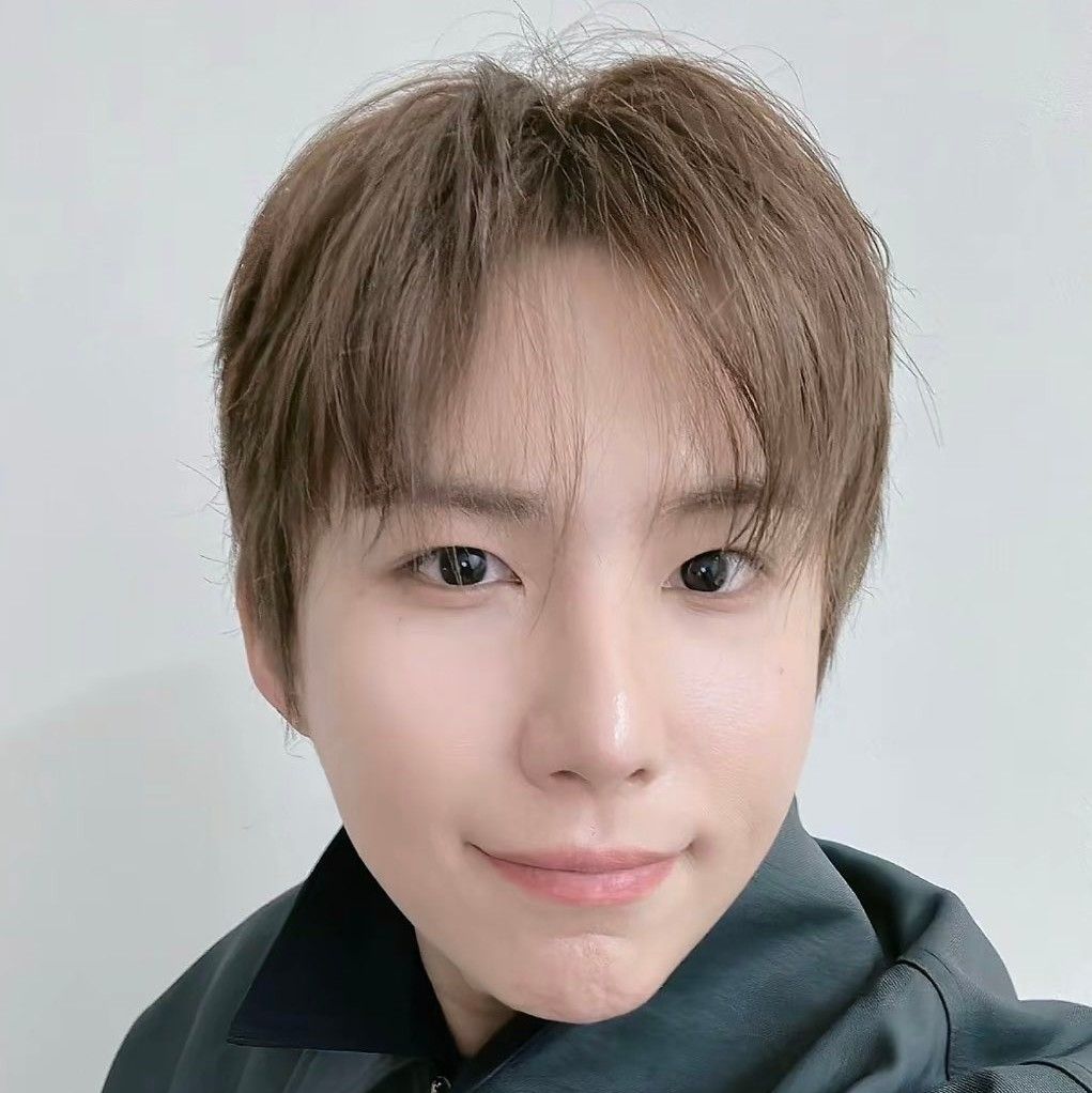 Behind-the-scenes cut of Wow (A.C.E)