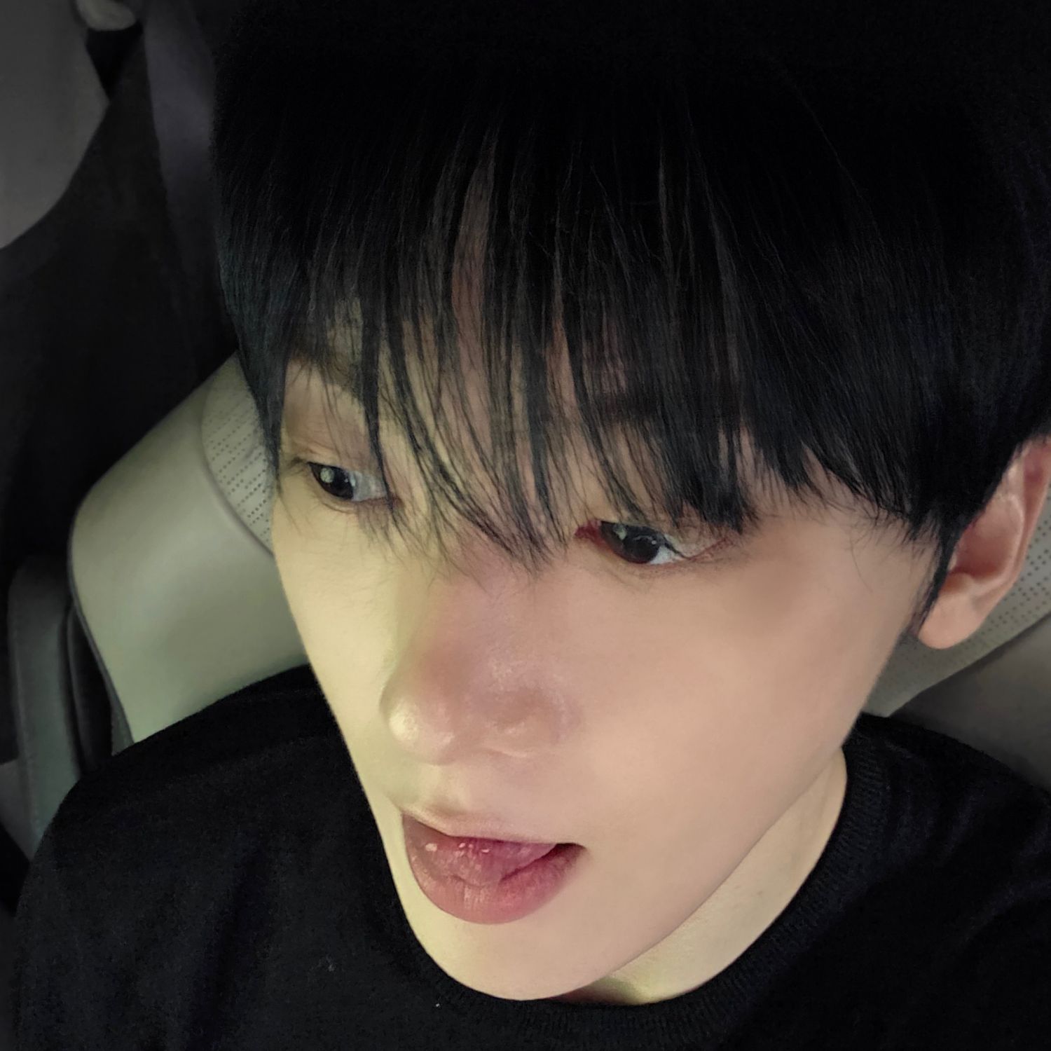 윤산하 (아스트로)의 최신 사진