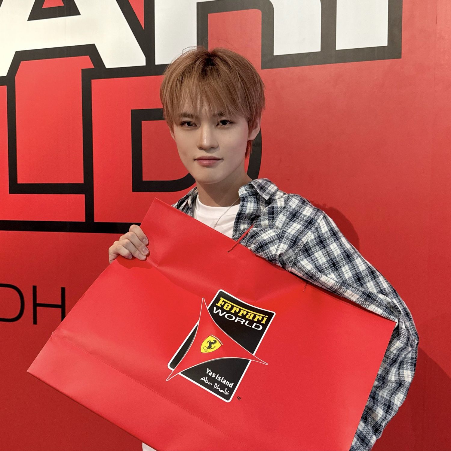 Behind-the-scenes cut of Chenle (NCT DREAM)