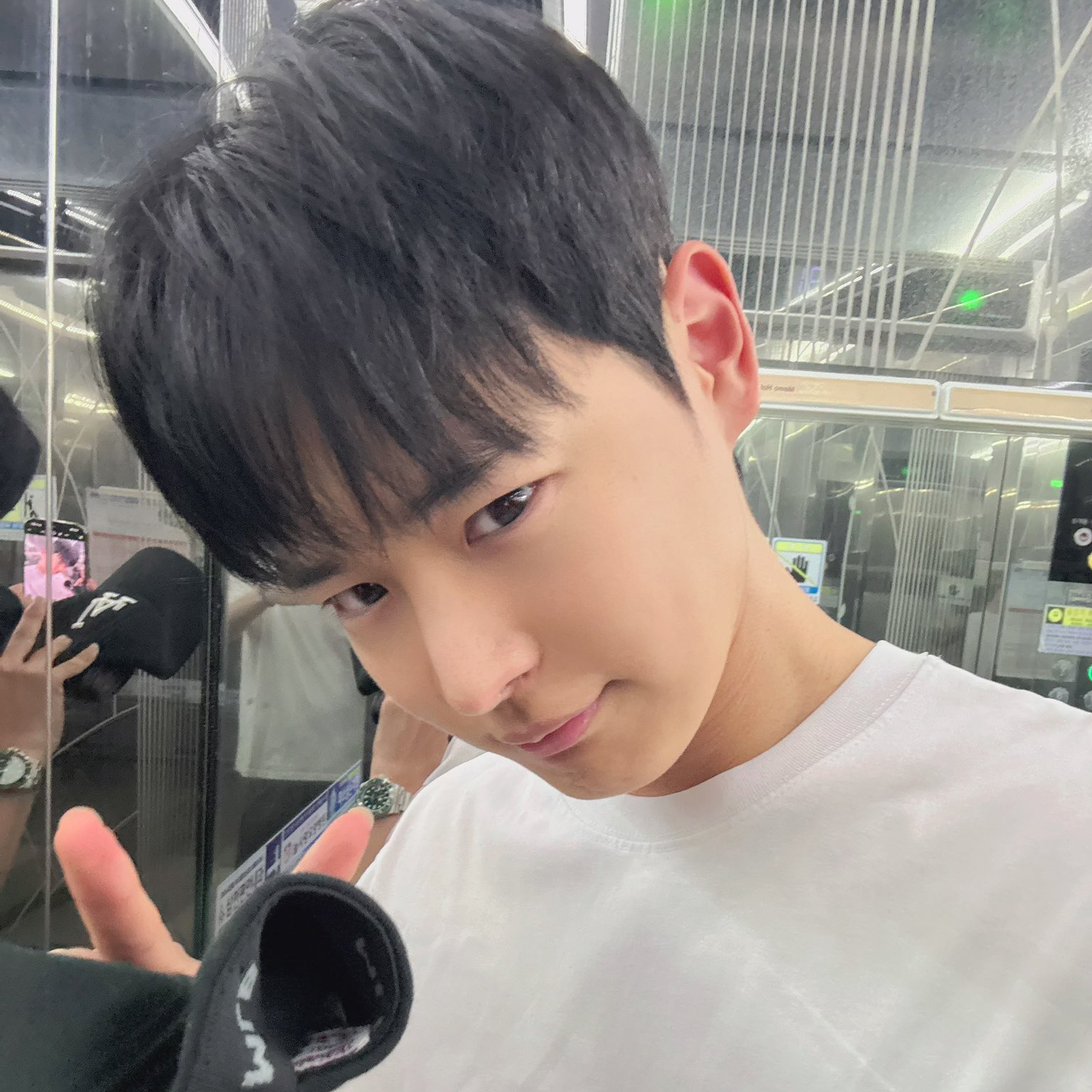 Behind-the-scenes cut of Choi Byungchan