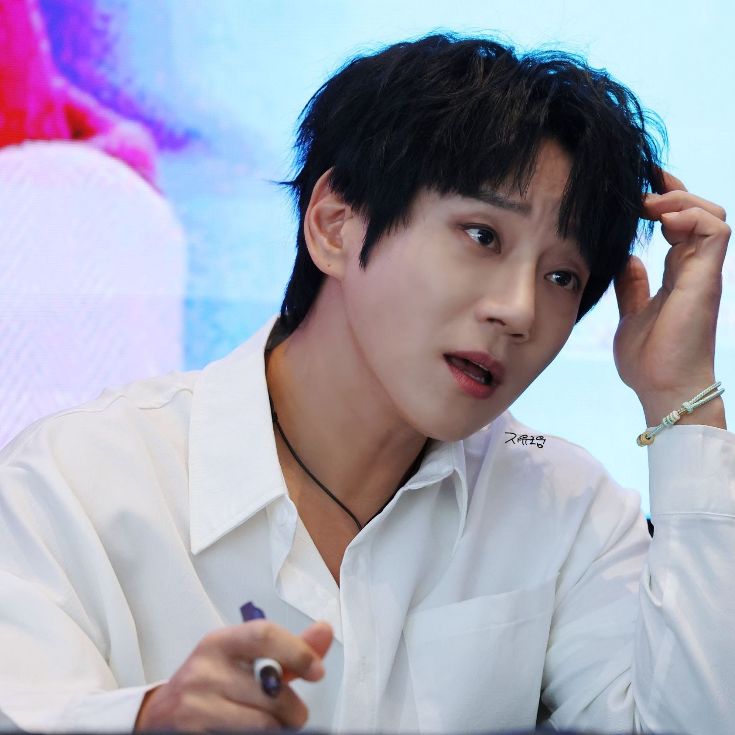 A moment captured by Hwang Chiyeol's fan