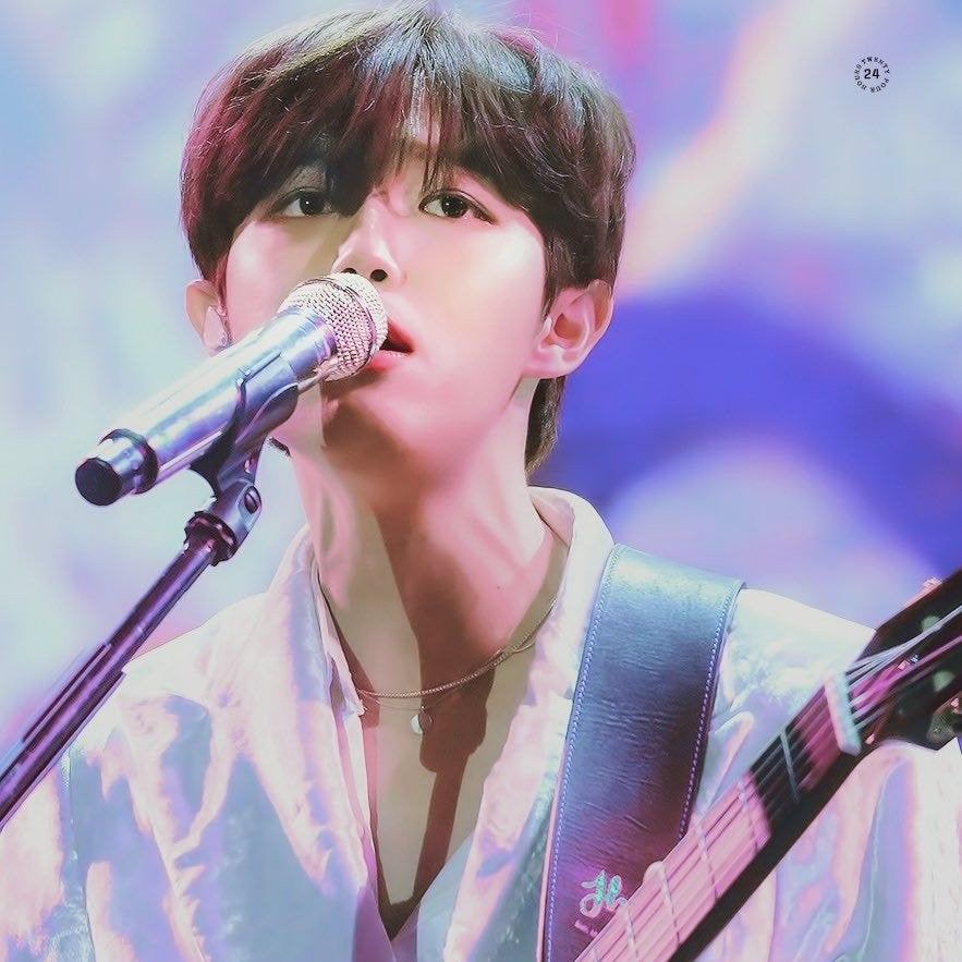 Behind-the-scenes cut of Kim Jaehwan