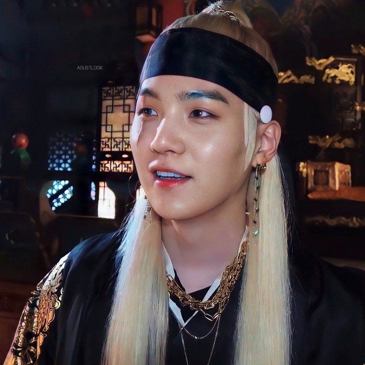 Behind-the-scenes cut of SUGA (BTS)