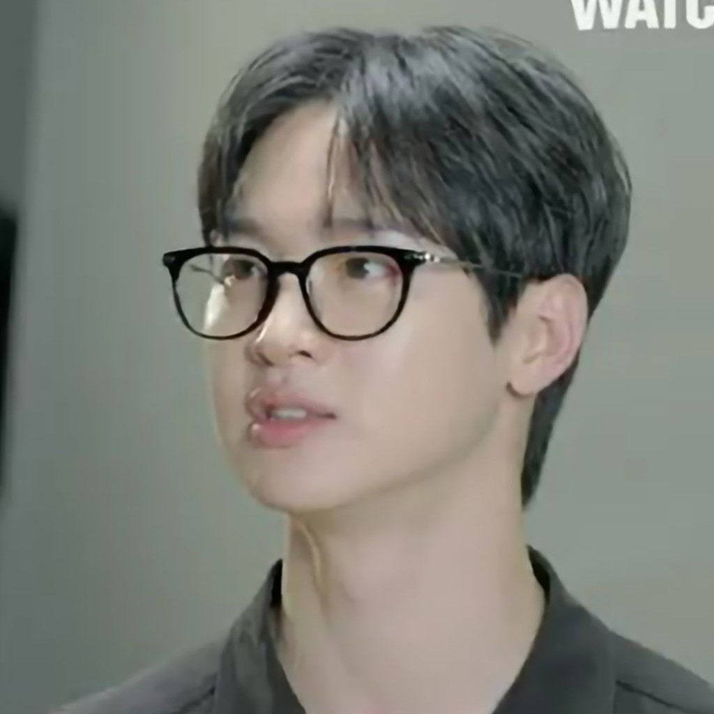 Behind-the-scenes cut of Jin (BTS)