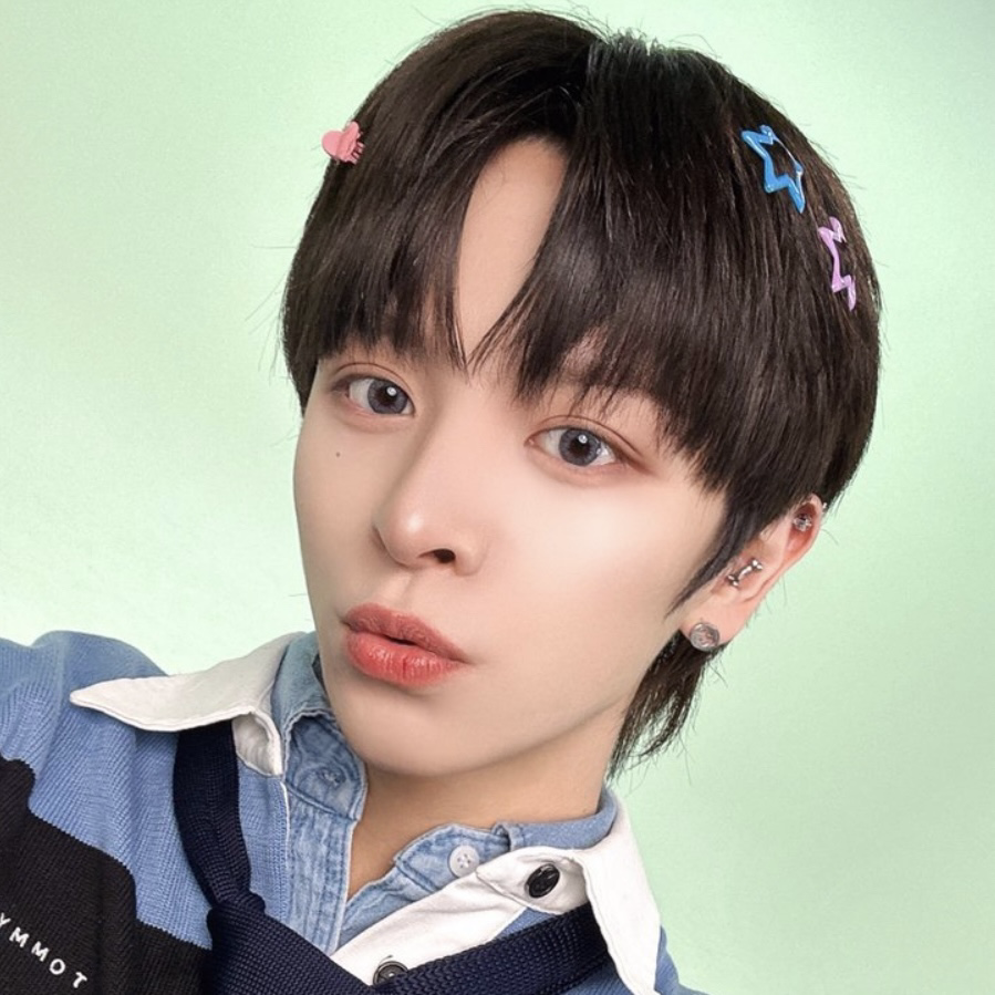 Latest photo of Laurence (n.SSign)