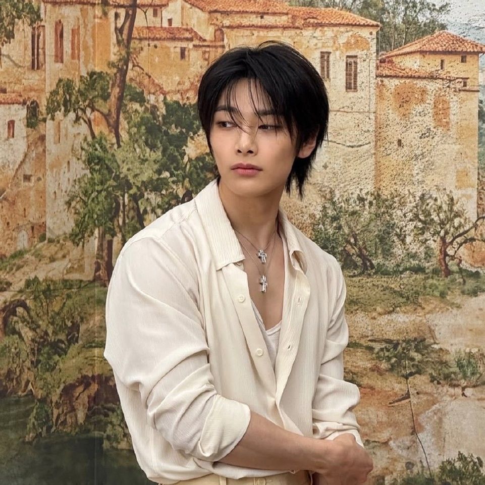 Behind-the-scenes cut of I.N (Stray Kids)