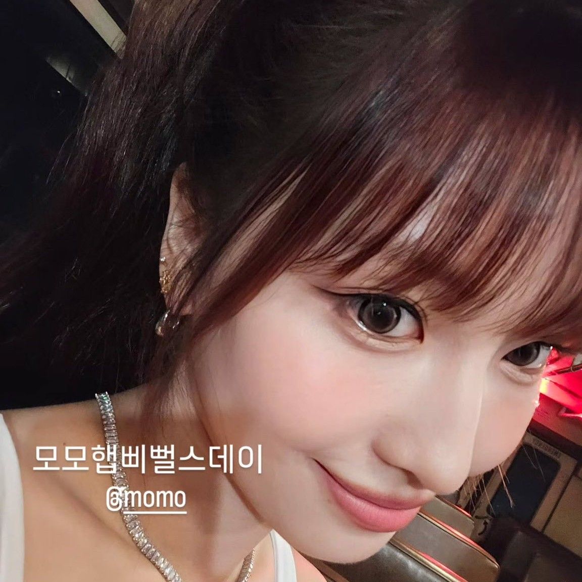 Momo (TWICE)的幕後花絮