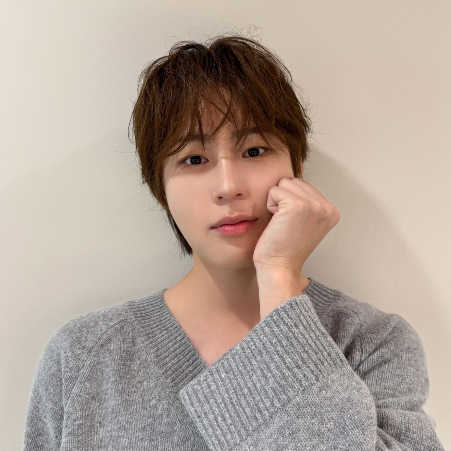 A moment captured by Ha Sungwoon's fan