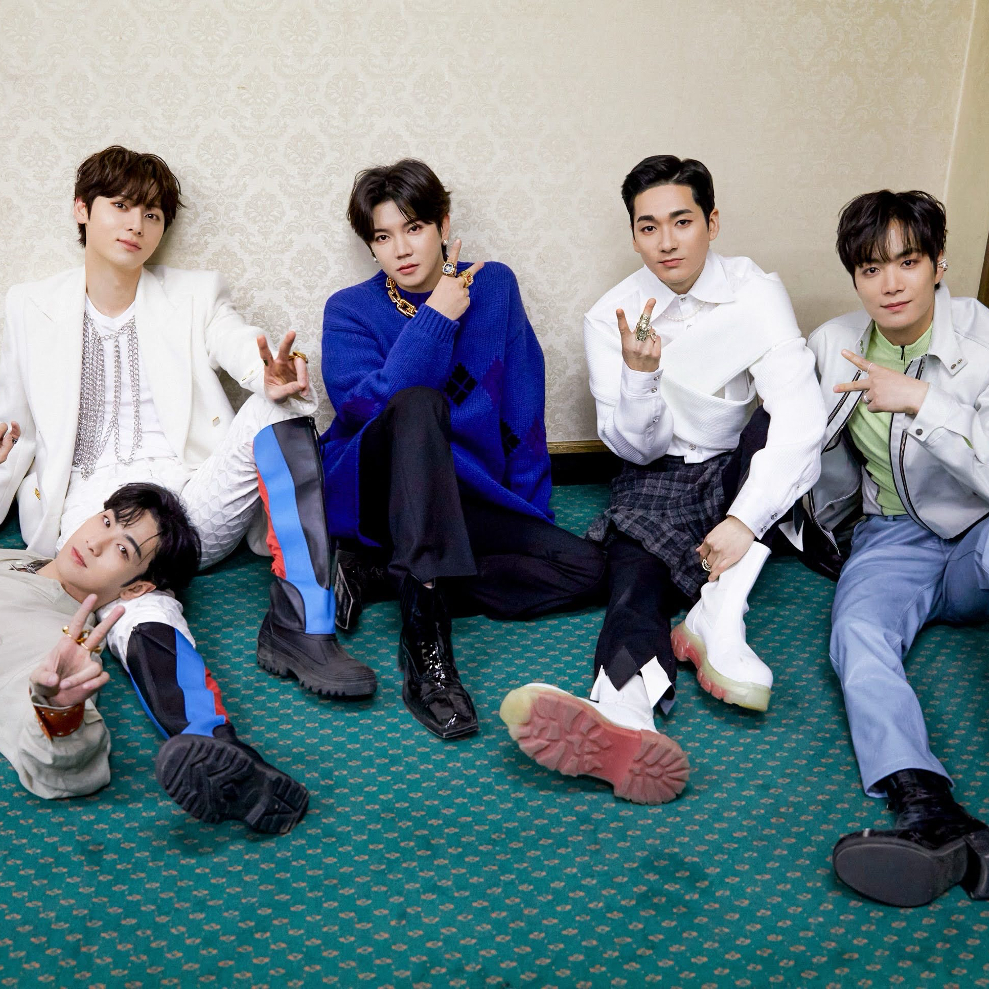 Behind-the-scenes cut of NU'EST