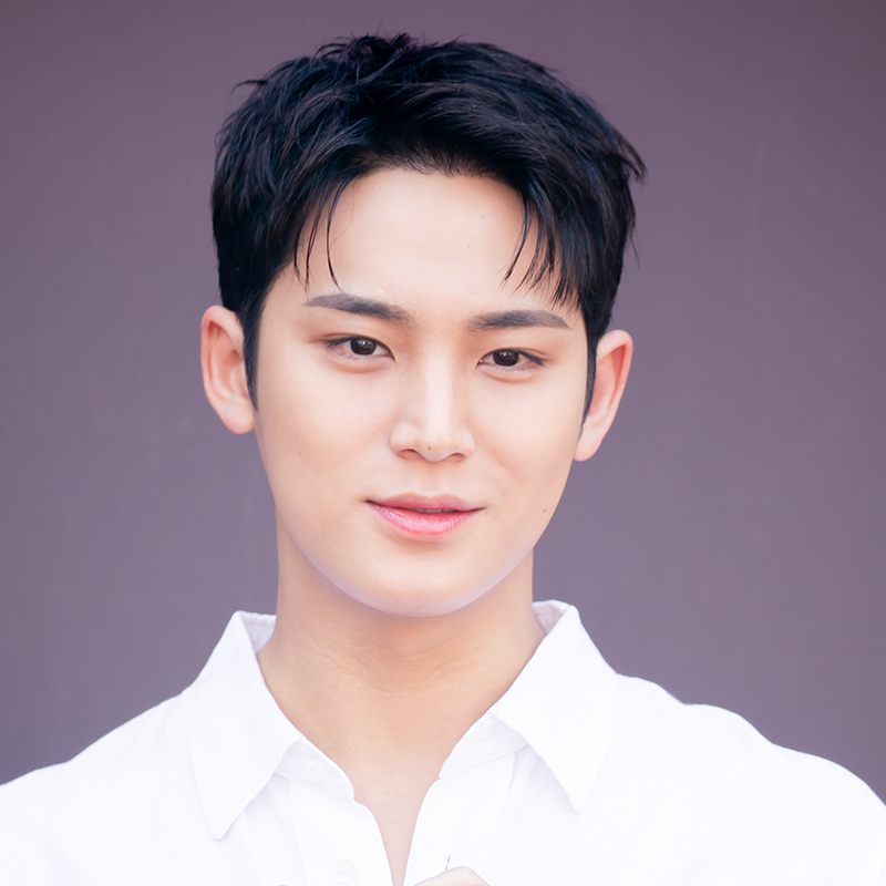 A moment captured by Mingyu (SEVENTEEN)'s fan