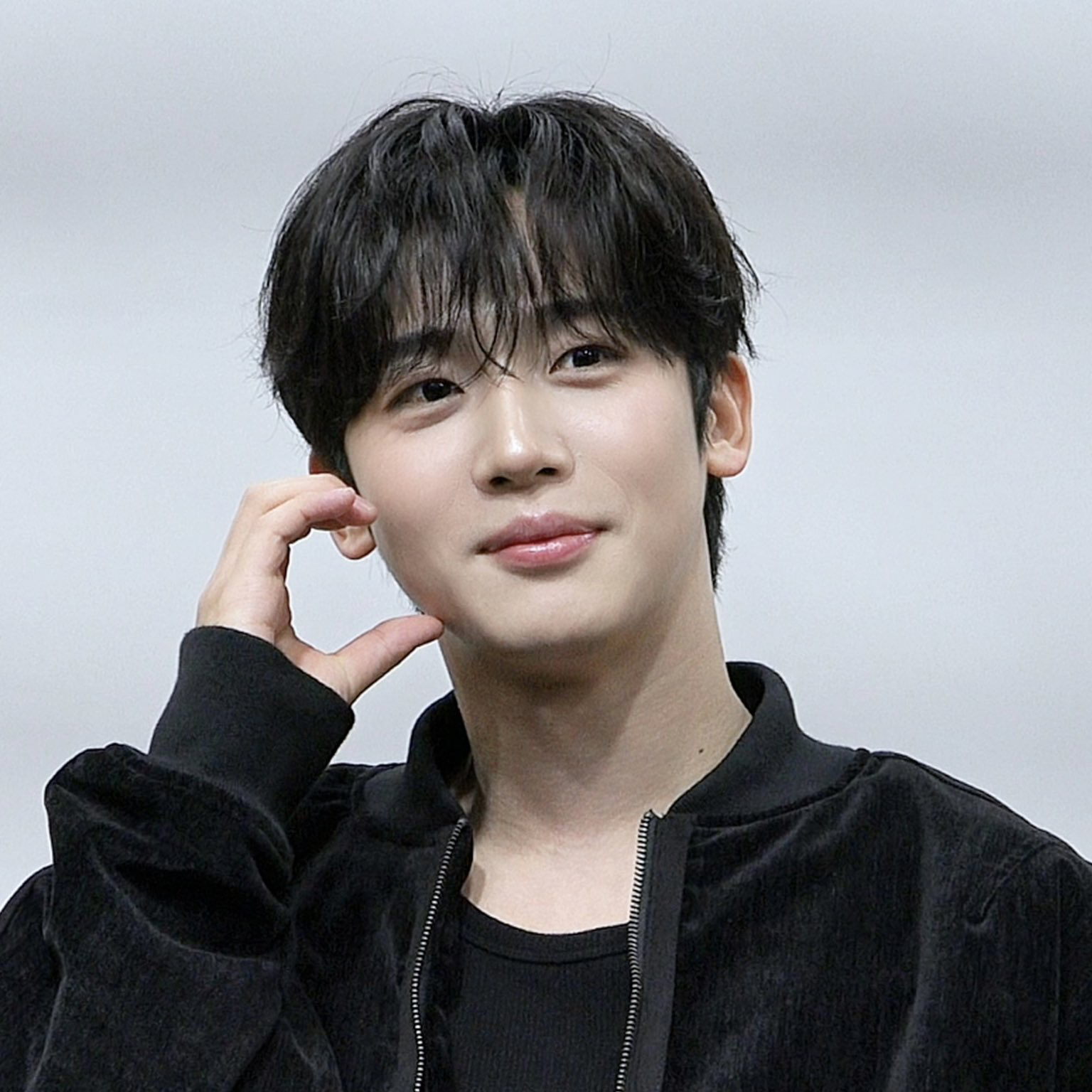 A moment captured by Kim Yohan (WEi)'s fan