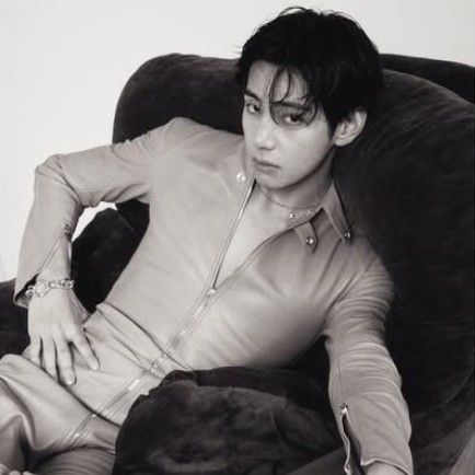 뷔 (방탄소년단) 최근 활동샷