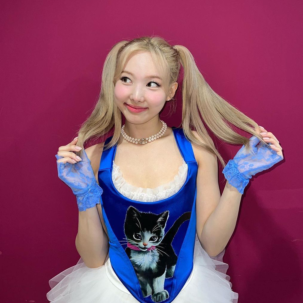 A moment captured by Nayeon (TWICE)'s fan
