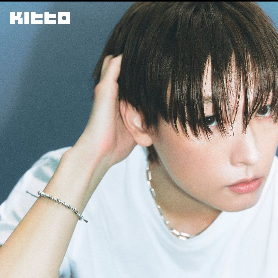 Latest photo of Inseong (SF9)