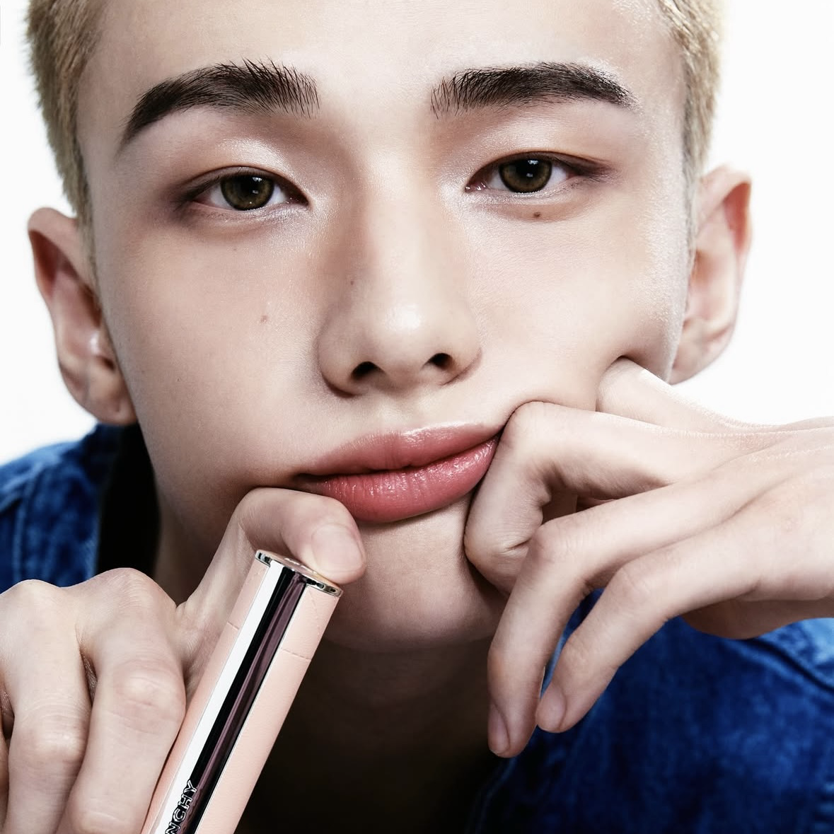 Latest photo of Hyunjin (Stray Kids)
