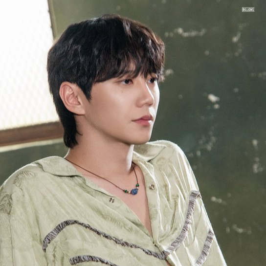 Recent activity shot of Lee Junyoung