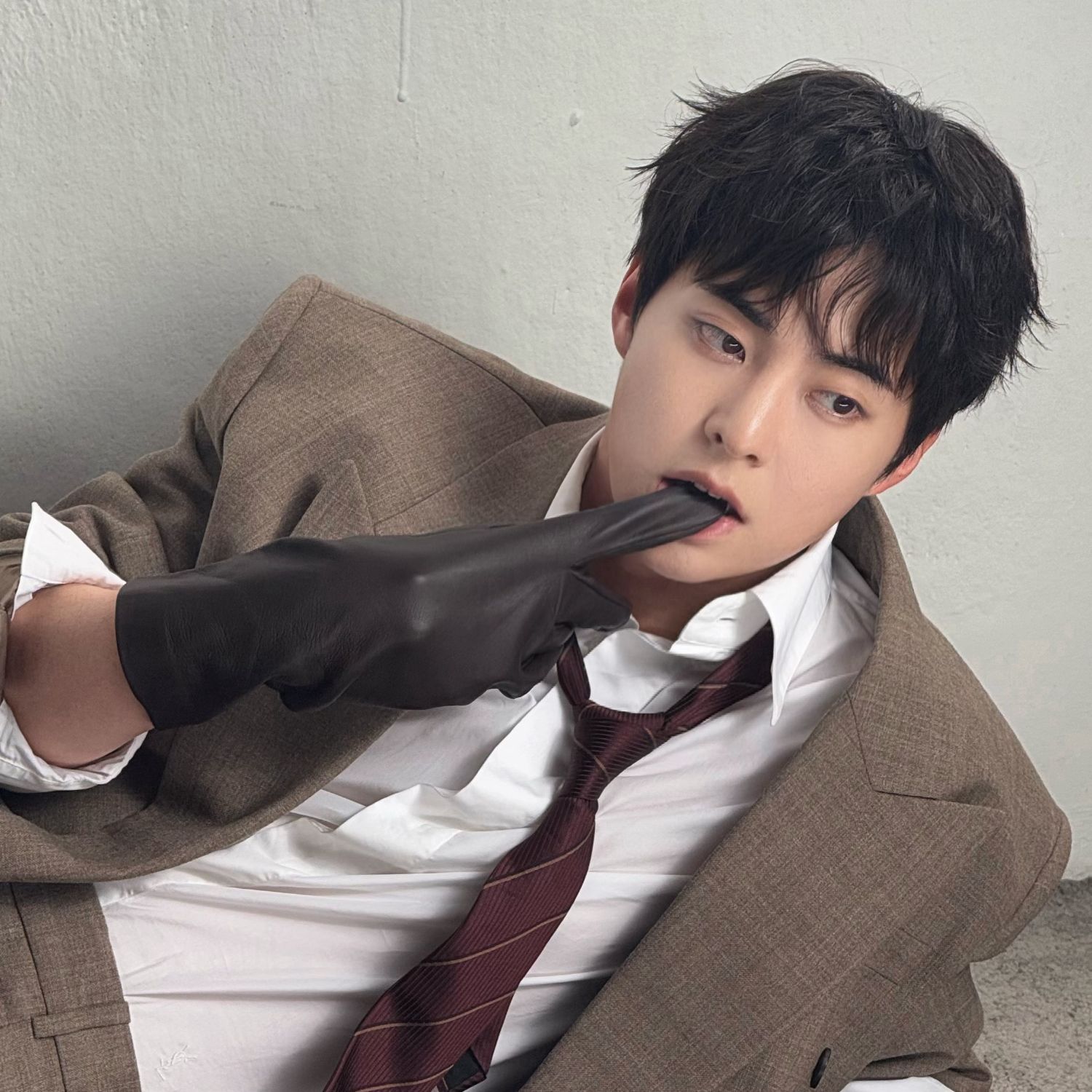 Behind-the-scenes cut of Xiumin (EXO)