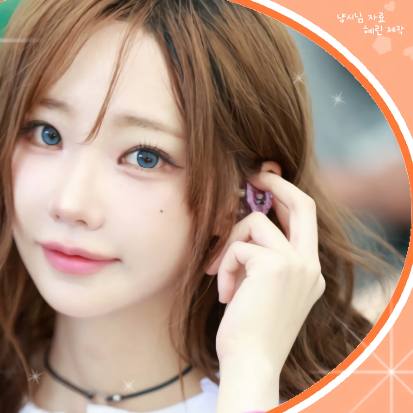 Behind-the-scenes cut of Magenta (QWER)