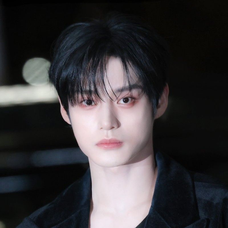 Latest photo of Kim Jiwoong (ZEROBASEONE)