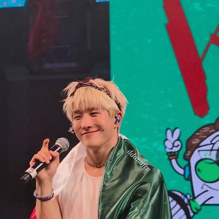 Latest photo of Jinjin (ASTRO)