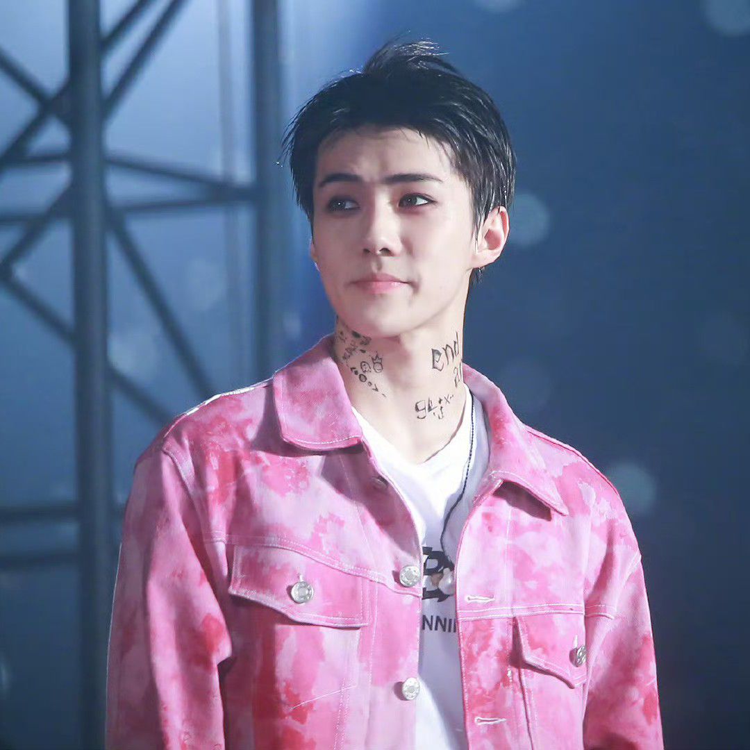 세훈 (EXO)의 최신 사진