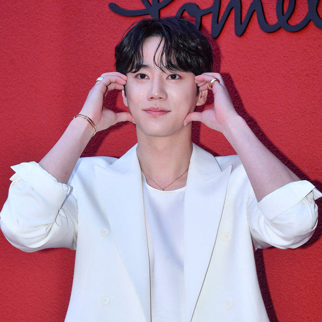 Recent activity shot of Lee Junyoung