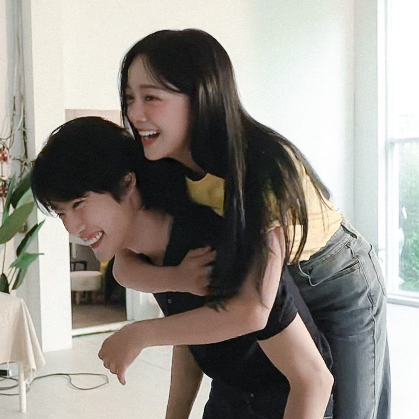 Behind-the-scenes cut of Sejeong