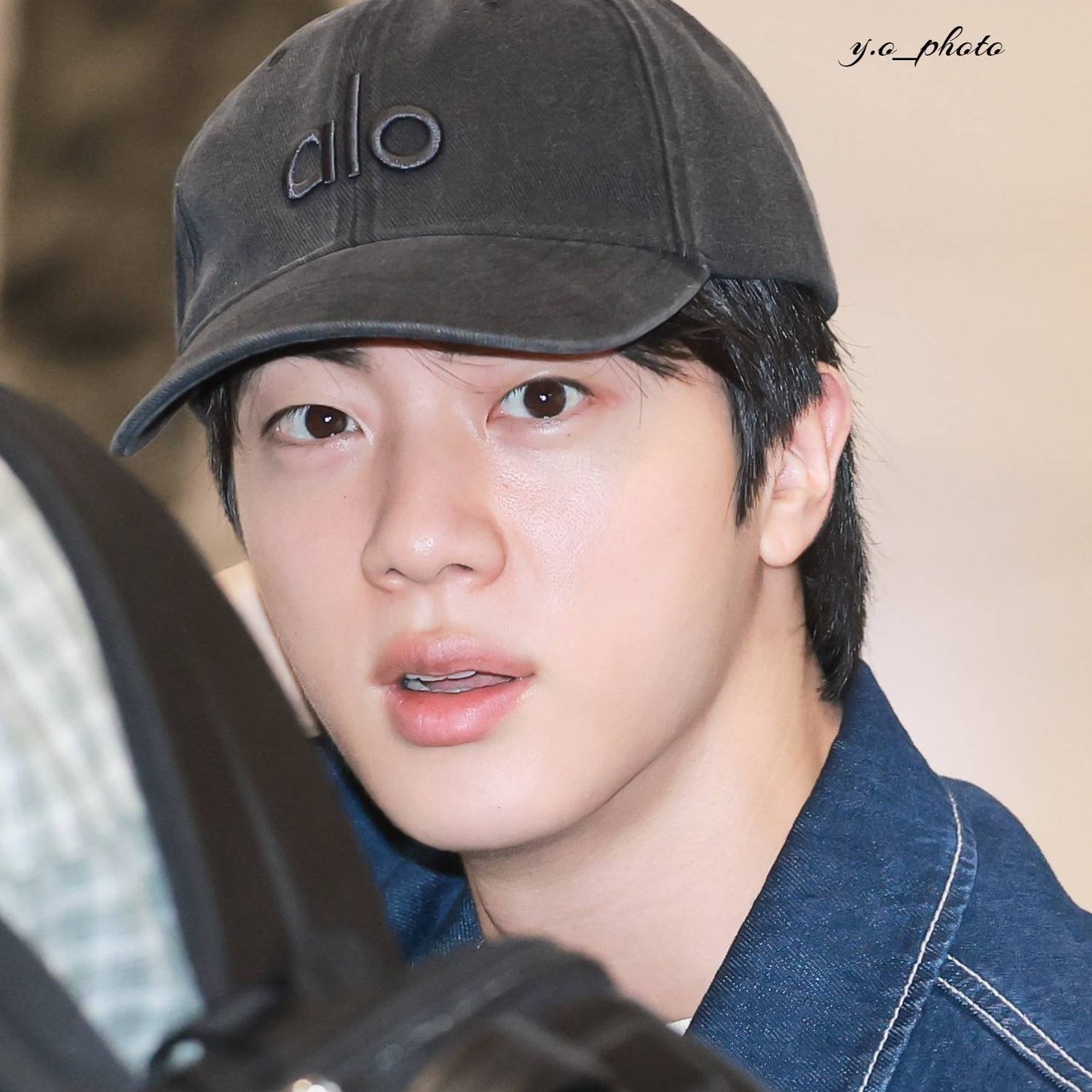 Behind-the-scenes cut of Jin (BTS)
