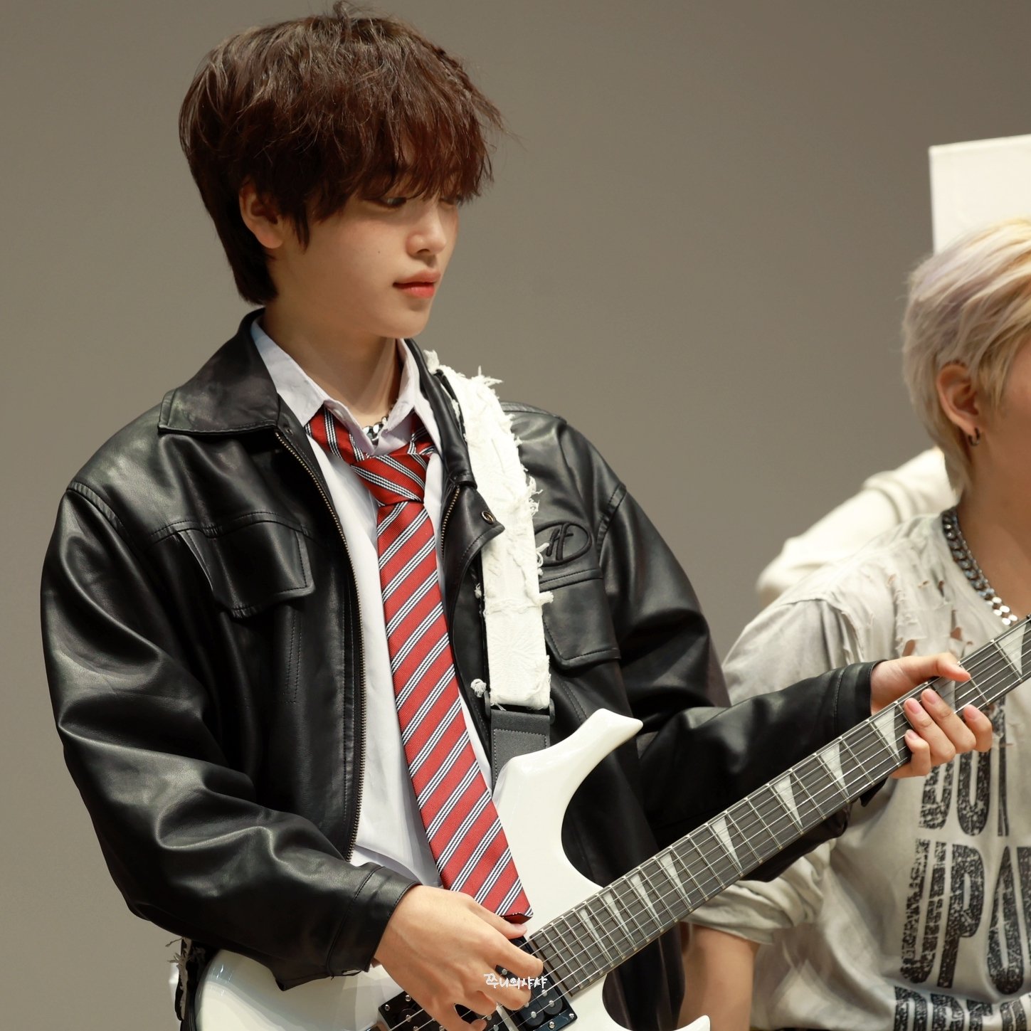 Behind-the-scenes cut of Hyeongjun (CRAVITY)