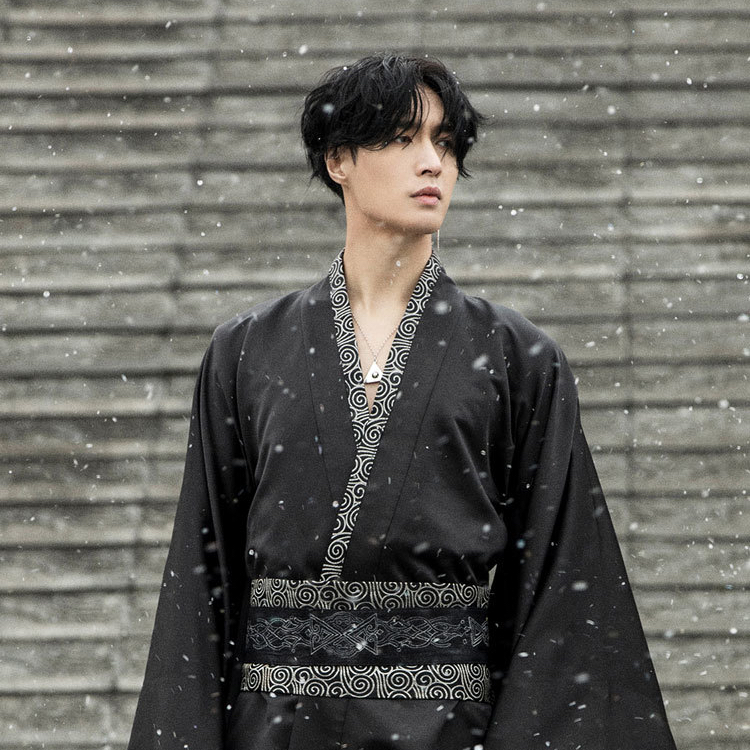 Behind-the-scenes cut of EXO