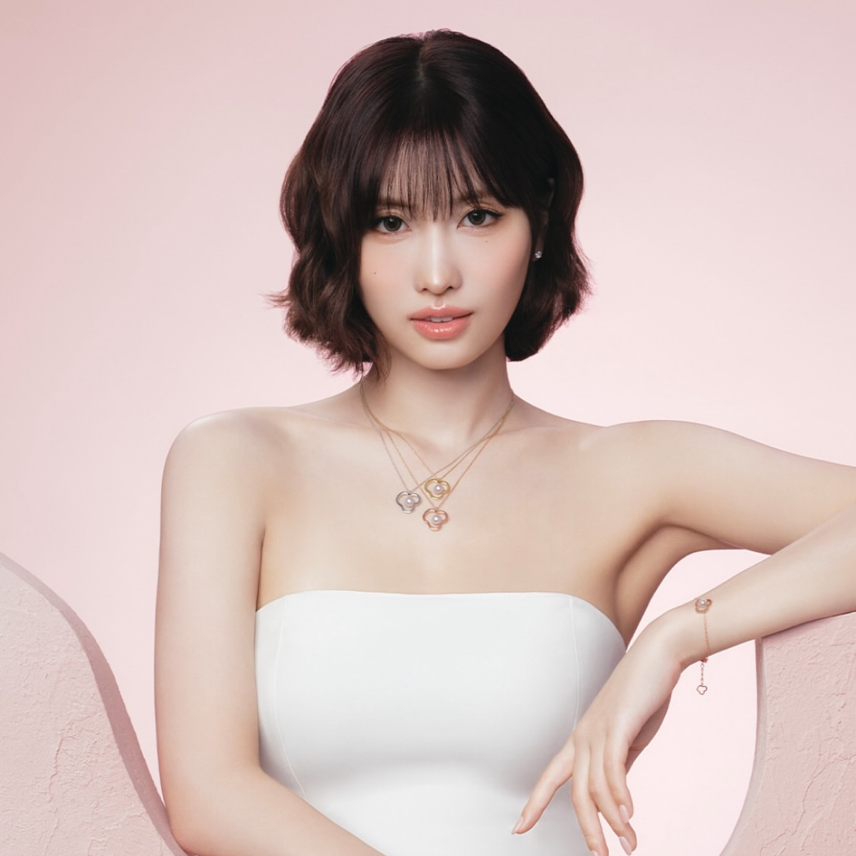 Recent activity shot of Momo (TWICE)